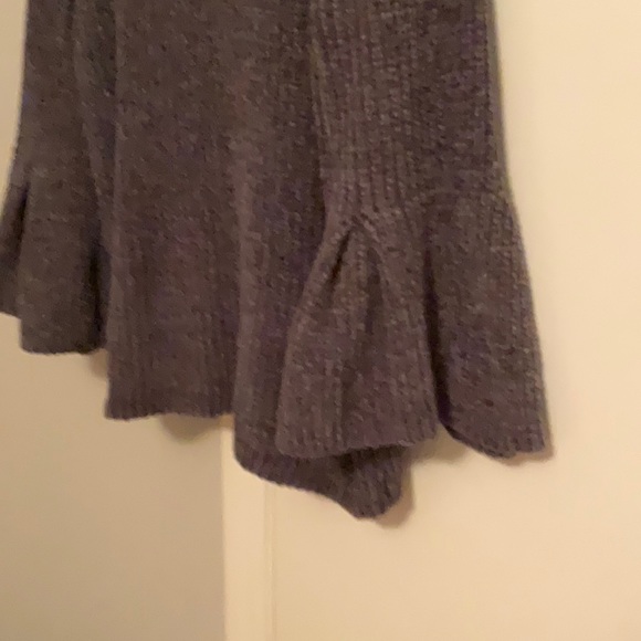 Soft gray Sweater with bell sleeves, chenille - Picture 2 of 2